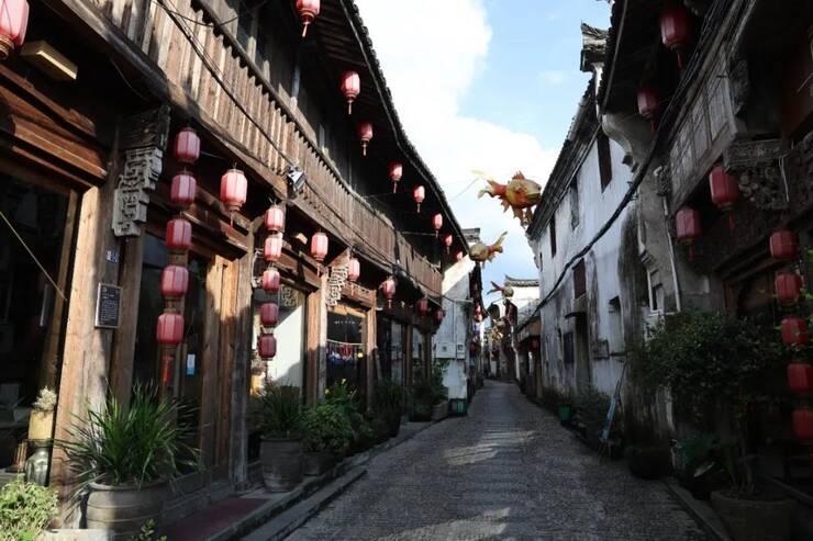孙绍骋会见蒙古国家大呼拉尔副主席蒙赫巴特尔